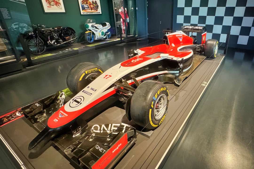 La voiture de course de Formule 1 de Jules Bianci de 2015