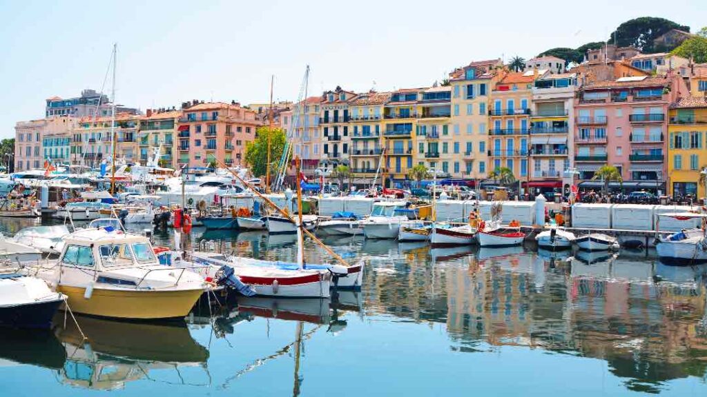 Vieille ville et port de Cannes, Côte d'Azur, France