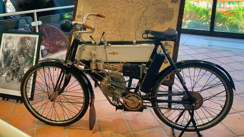 A motorized bicycle, a Humber from 1902, Car Collection Monaco 