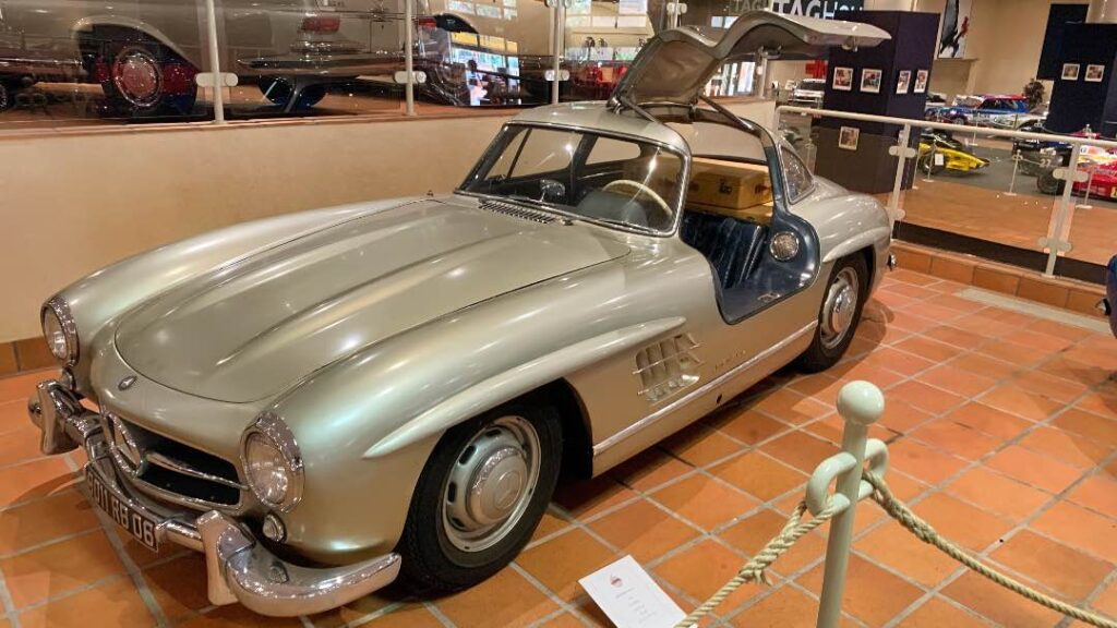 Mercedes with the gull wings from 1955, Car Collection Monaco