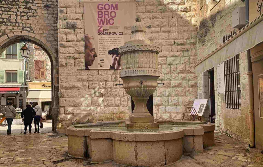 the fountain Le Peyra situated in the Peyra square in Vence