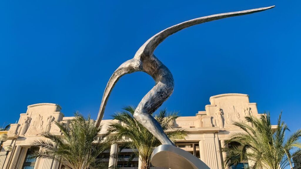 Skulpturen L'Ange de Baie i Nice