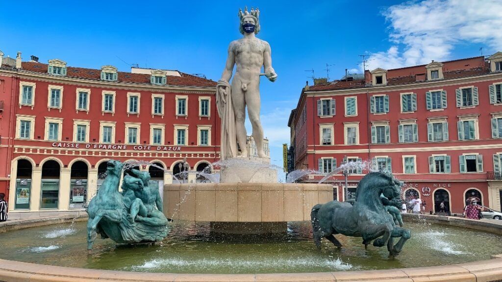 Statue Apollon et le Fontaine le Soleil à Place Masséna