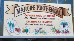 skilt for provencalsk marked i Antibes